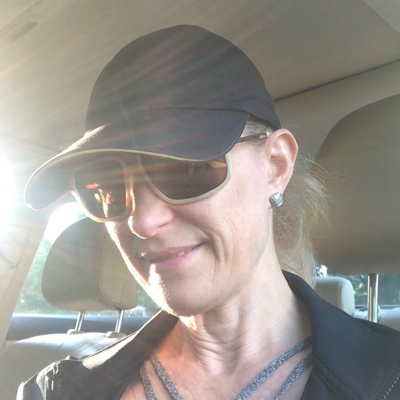 Meet your Posher, Jacqueline - Picture 1 of 1